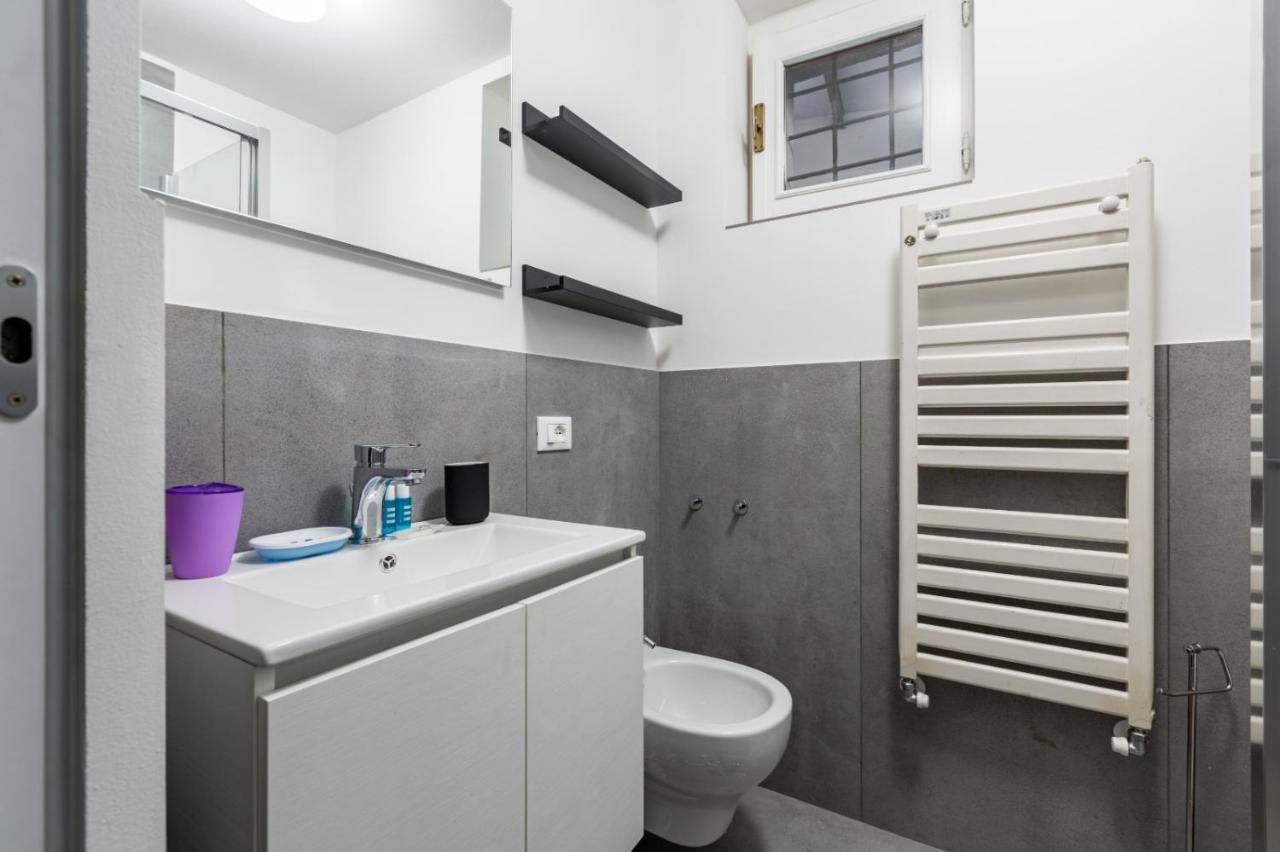 New! Studio Apt 700M From Corso Lodi! Милан Экстерьер фото